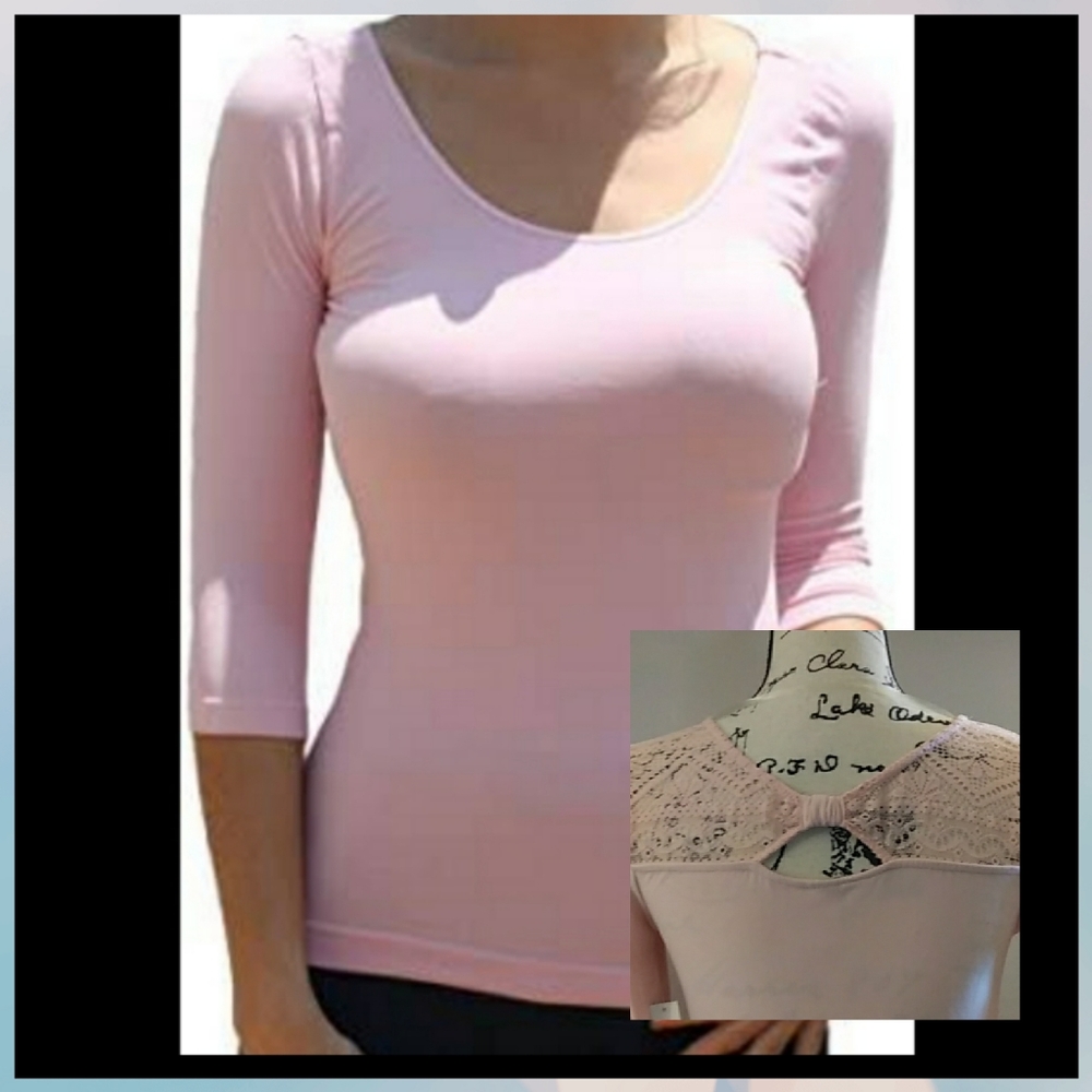 No Boundaries PeekaBoo Top